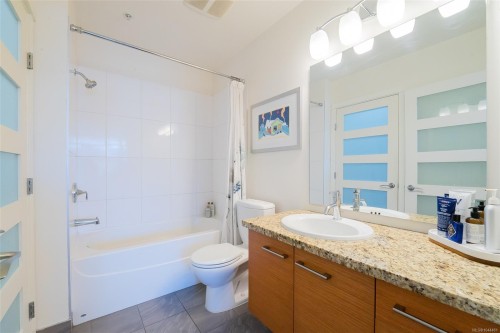 #506-38 Front St, Nanaimo, BC - Indoor Photo Showing Bathroom