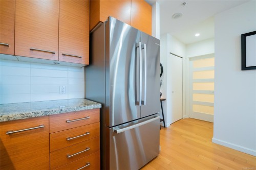 #506-38 Front St, Nanaimo, BC - Indoor Photo Showing Kitchen