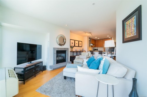 #506-38 Front St, Nanaimo, BC - Indoor Photo Showing Living Room With Fireplace