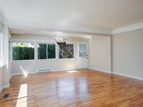 1296 Downham Pl, Saanich, BC 
