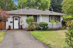1685 Midgard Ave Saanich, BC V8P 2Y4