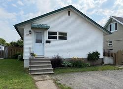 140 Christina Street E Thunder Bay, ON P7E 4N5