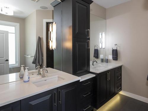 2422 Broadway Ave, Thunder Bay, ON - Indoor Photo Showing Bathroom