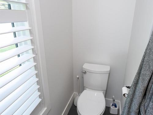 2422 Broadway Ave, Thunder Bay, ON - Indoor Photo Showing Bathroom