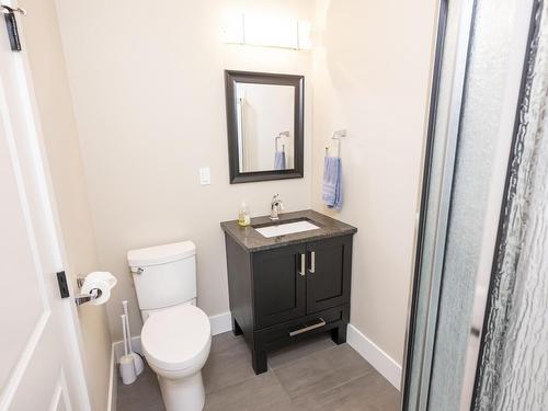 2422 Broadway Ave, Thunder Bay, ON - Indoor Photo Showing Bathroom