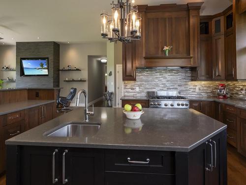2422 Broadway Ave, Thunder Bay, ON - Indoor Photo Showing Kitchen