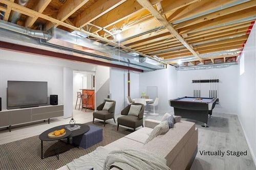 220 Thorn Dr, Winnipeg, MB - Indoor Photo Showing Basement