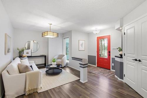 220 Thorn Dr, Winnipeg, MB - Indoor Photo Showing Other Room
