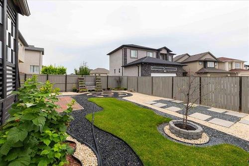 220 Thorn Dr, Winnipeg, MB - Outdoor