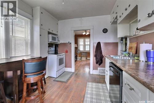 2173 Edgar Street, Regina, SK - Indoor Photo Showing Kitchen