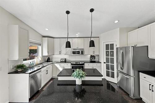 30 Wingate Crt, Winnipeg, MB - Indoor Photo Showing Kitchen With Upgraded Kitchen