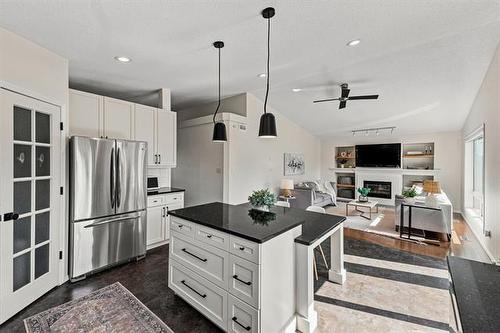 30 Wingate Crt, Winnipeg, MB - Indoor Photo Showing Kitchen With Upgraded Kitchen