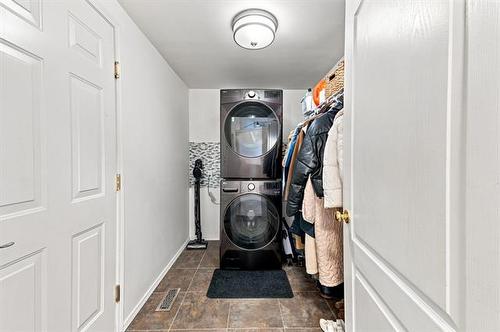 30 Wingate Crt, Winnipeg, MB - Indoor Photo Showing Laundry Room