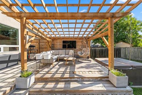 30 Wingate Crt, Winnipeg, MB - Outdoor With Deck Patio Veranda