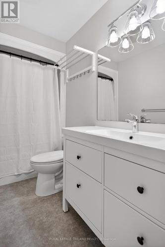 48 Cottonwood Drive, St. Thomas, ON - Indoor Photo Showing Bathroom