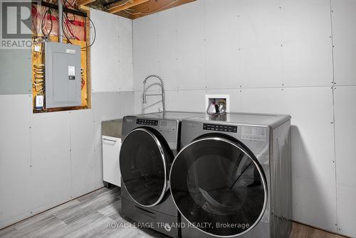 48 Cottonwood Drive, St. Thomas, ON - Indoor Photo Showing Laundry Room