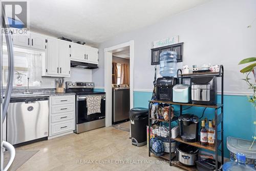 56 Mitchell Street, St. Thomas, ON - Indoor Photo Showing Kitchen