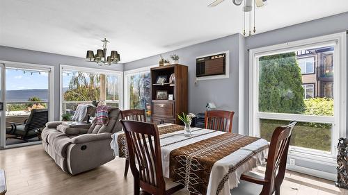 107-3815 Brown Road, West Kelowna, BC - Indoor Photo Showing Dining Room
