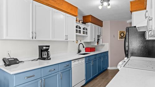 107-3815 Brown Road, West Kelowna, BC - Indoor Photo Showing Kitchen