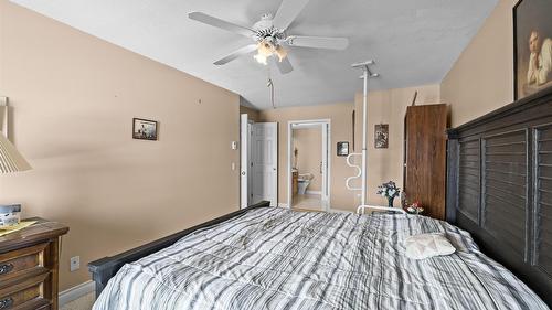 107-3815 Brown Road, West Kelowna, BC - Indoor Photo Showing Bedroom