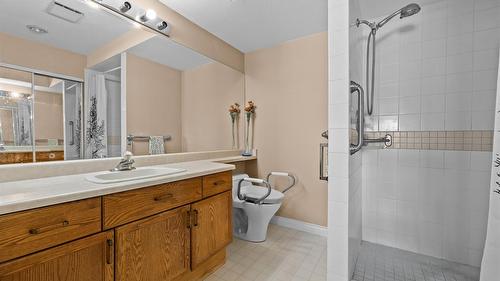 107-3815 Brown Road, West Kelowna, BC - Indoor Photo Showing Bathroom
