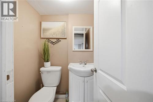 47 Brucedale Avenue E, Hamilton, ON - Indoor Photo Showing Bathroom