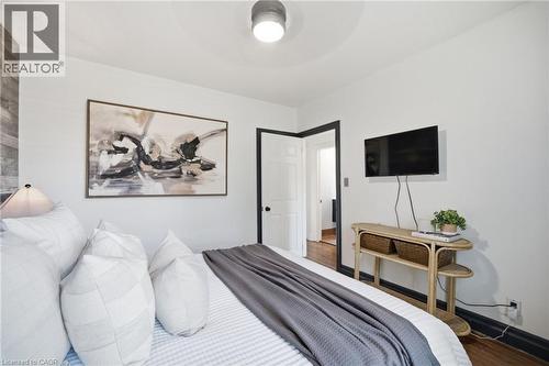 47 Brucedale Avenue E, Hamilton, ON - Indoor Photo Showing Bedroom