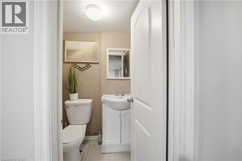 47 Brucedale Avenue E, Hamilton, ON - Indoor Photo Showing Bathroom