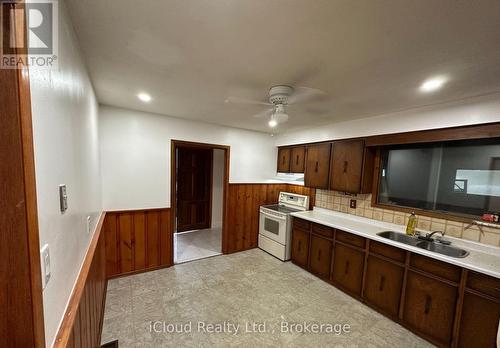 325 Dyson Road, Pickering, ON - Indoor Photo Showing Kitchen With Double Sink