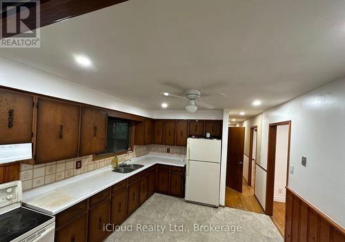 325 Dyson Road, Pickering, ON - Indoor Photo Showing Kitchen With Double Sink