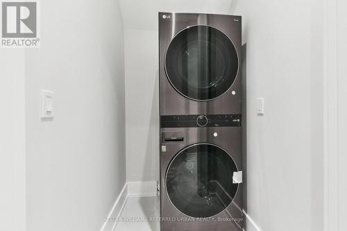 12 Otter Crescent, Toronto, ON - Indoor Photo Showing Laundry Room