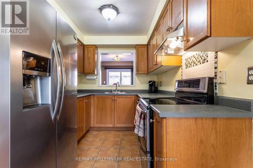 13 Dawson Crescent, Milton, ON - Indoor Photo Showing Kitchen With Double Sink