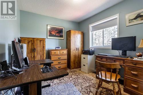 13 Dawson Crescent, Milton, ON - Indoor Photo Showing Office