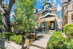238 GARDEN AVENUE Toronto, ON M6R 1J1