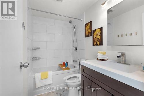 19 Milton Avenue W, Cambridge, ON - Indoor Photo Showing Bathroom
