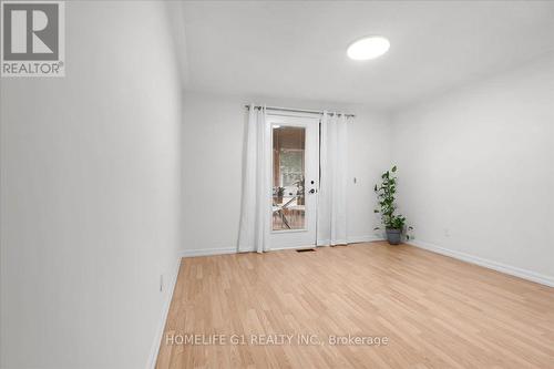 19 Milton Avenue W, Cambridge, ON - Indoor Photo Showing Other Room