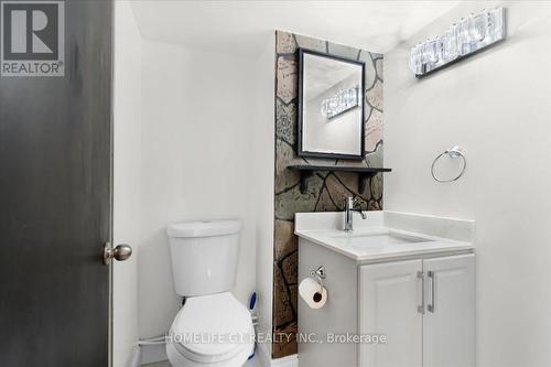 19 Milton Avenue W, Cambridge, ON - Indoor Photo Showing Bathroom