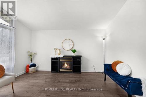 19 Milton Avenue W, Cambridge, ON - Indoor