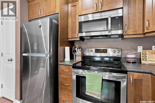 13 547 East Hampton Boulevard, Saskatoon, SK - Indoor Photo Showing Kitchen