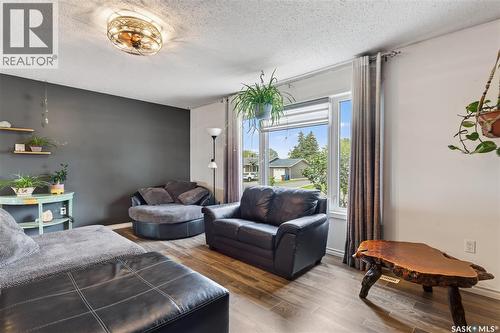 315 Caskey Drive, Melfort, SK - Indoor Photo Showing Living Room