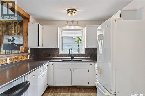 315 Caskey Drive, Melfort, SK - Indoor Photo Showing Kitchen With Double Sink