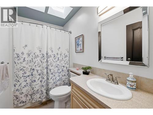 Main Bathroom - 2208 Mimosa Drive, West Kelowna, BC 