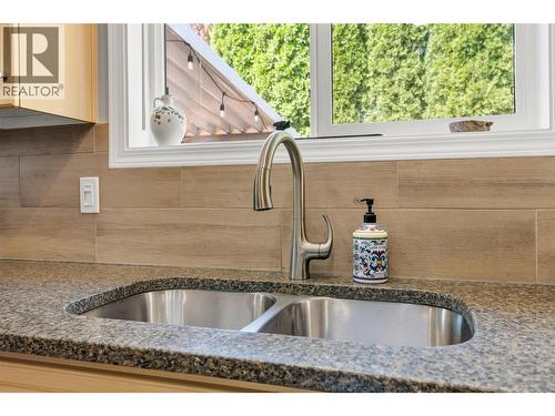 Spacious beautiful kitchen w/granite counter - 2208 Mimosa Drive, West Kelowna, BC 