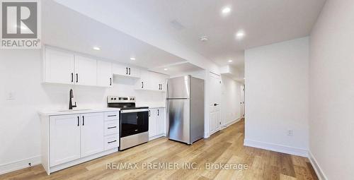 LOWER - 208 MCROBERTS AVENUE W , Toronto, Ontario M6E 4P5 5