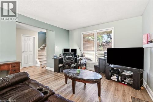 4 Eileen Street, Waterdown, ON - Indoor Photo Showing Living Room