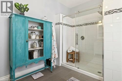 377 Hess Street S, Hamilton, ON - Indoor Photo Showing Bathroom
