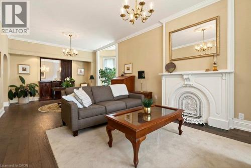 377 Hess Street S, Hamilton, ON - Indoor Photo Showing Living Room