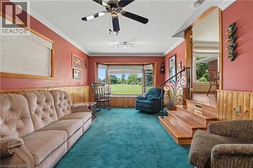 87 Mcdonald Avenue, Thorold, ON - Indoor Photo Showing Living Room
