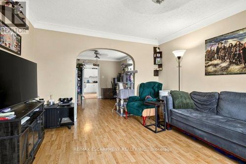 FRONT - 66 QUEEN STREET S , Thorold, Ontario L2V 3N5 3