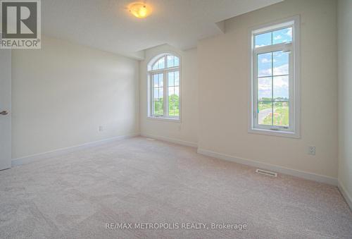 100 Moss Drive, Cambridge, ON - Indoor Photo Showing Other Room